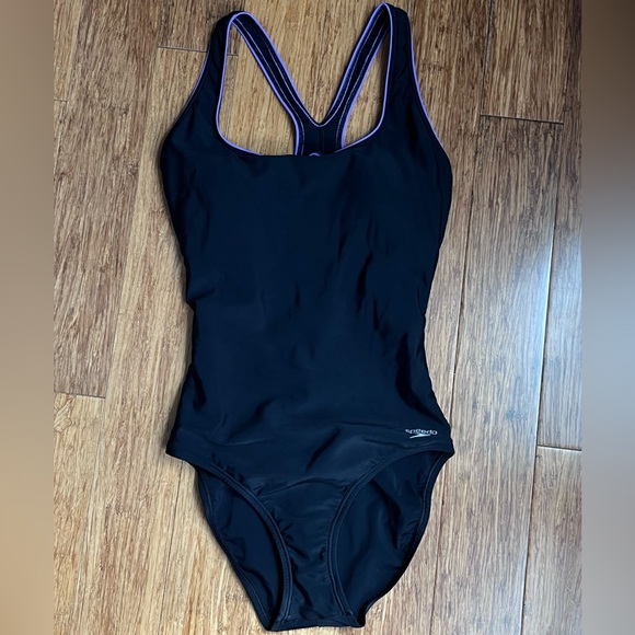 SPEEDO WOMENS FULL BATHING SUIT IN SZ 8 Black Purple one piece - Picture 1 of 4